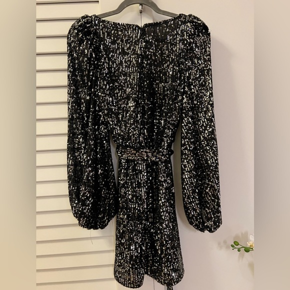Sequin dress perfect for holidays - Picture 4 of 6